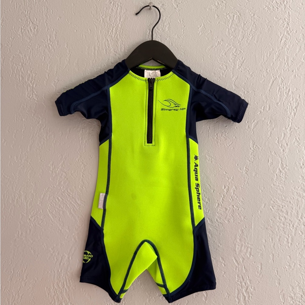 Kids Aqua sphere  Green & Navy Short Sleeve wetsuit.